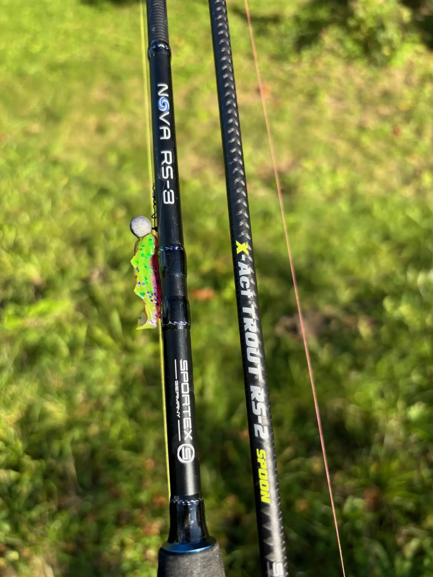 Srovn�n� p��vla�ov�ch prut� SPORTEX Nova RS-3 s malou n�strahou a SPORTEX X-Act Trout RS-2 Spoon vedle sebe