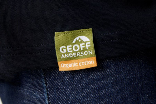 Detail etikety Organic Cotton na tri�ku Geoff Anderson
