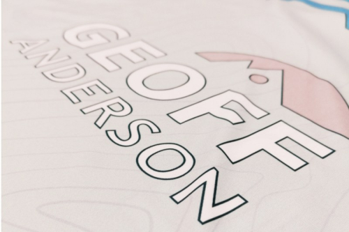 Dres SPORTS s kapuc�ou a dlouh�m ruk�vem