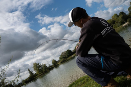  Parabolick� ohyb prutu SPORTEX Nova RS-3 Dropshot p�i z�t�i